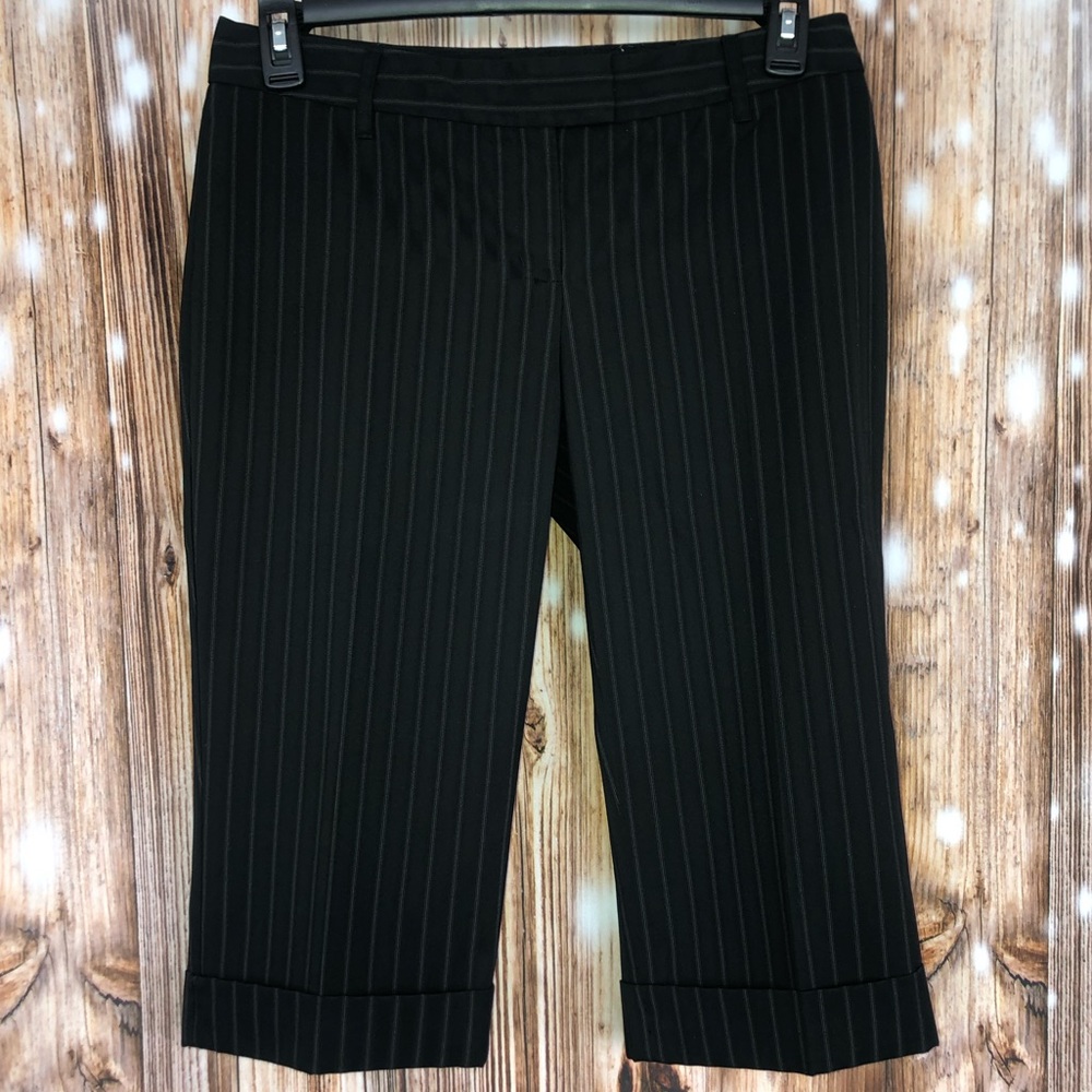 Express Design Studio Editor Black Pinstripe Capri